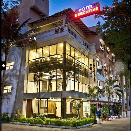 Hotel Executive Σουράτ Εξωτερικό φωτογραφία