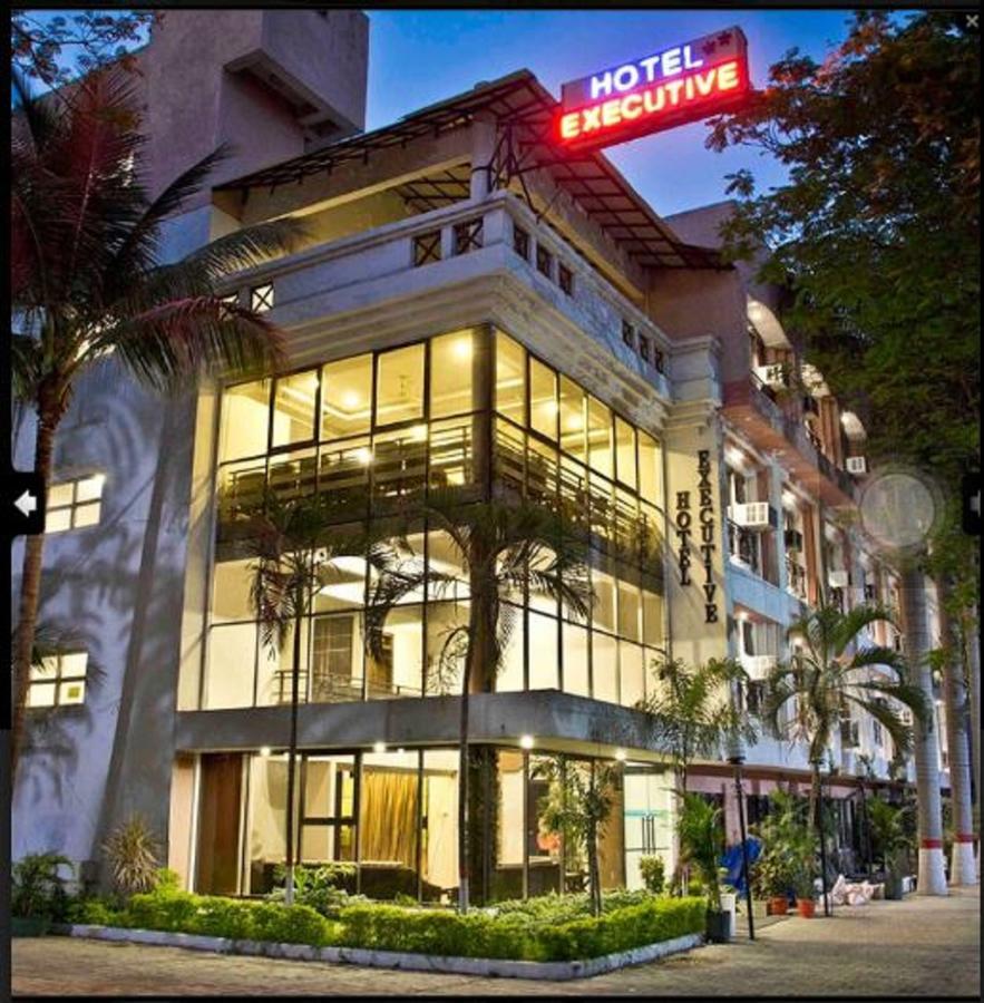 Hotel Executive Σουράτ Εξωτερικό φωτογραφία