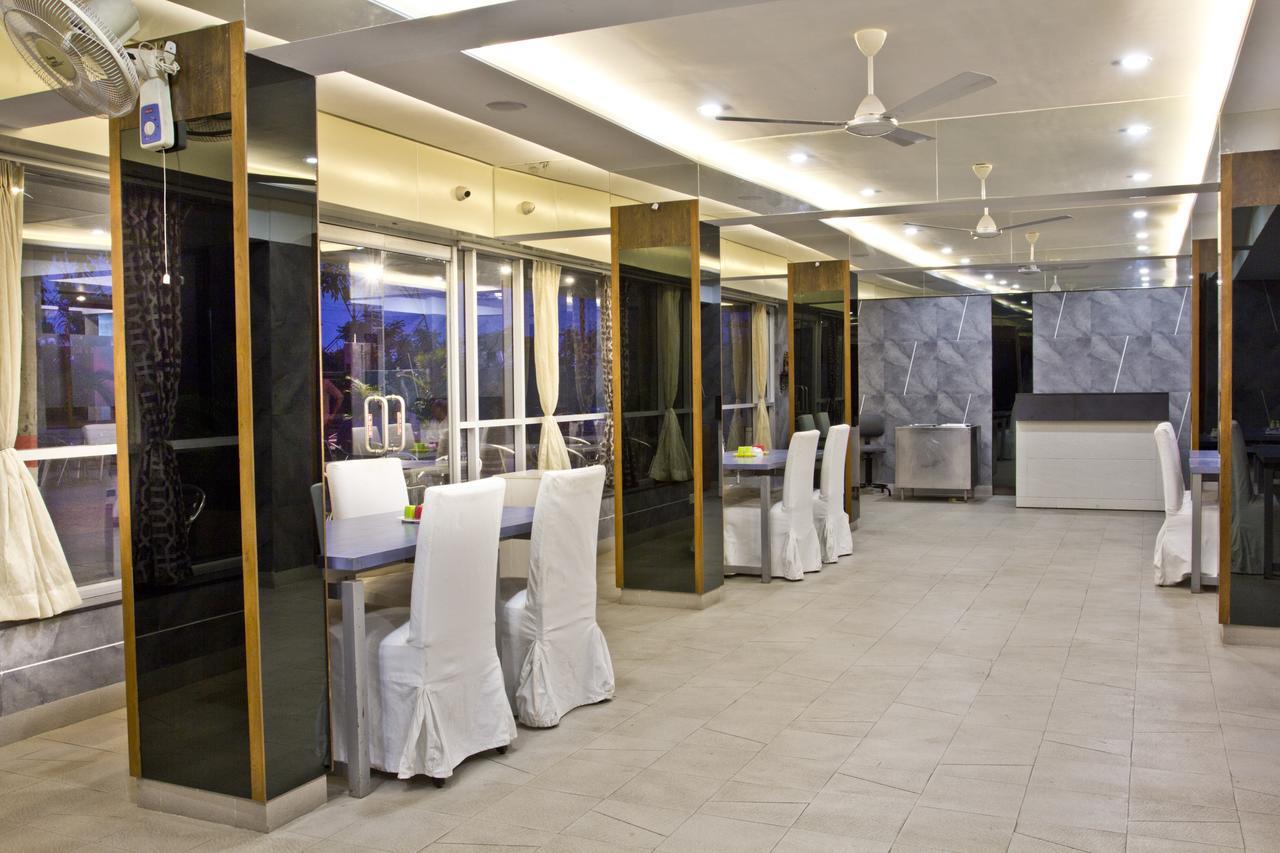 Hotel Executive Σουράτ Εξωτερικό φωτογραφία