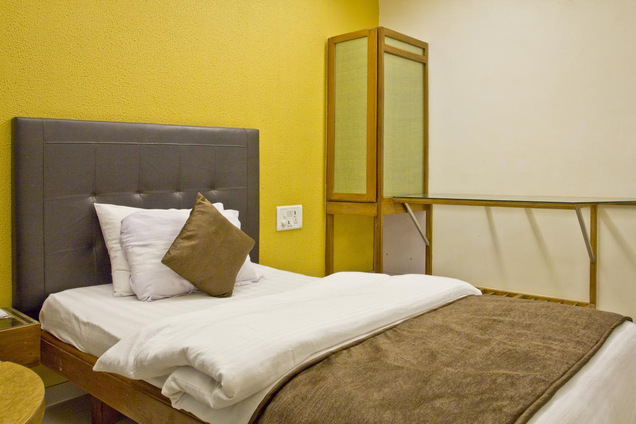 Hotel Executive Σουράτ Εξωτερικό φωτογραφία